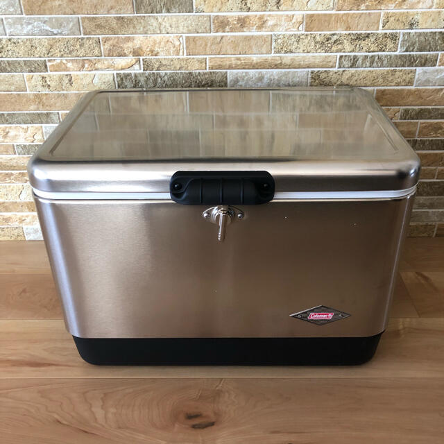 Coleman(コールマン)の 【新品】Coleman 54QT スチールベルト   クーラー スポーツ/アウトドアのアウトドア(その他)の商品写真