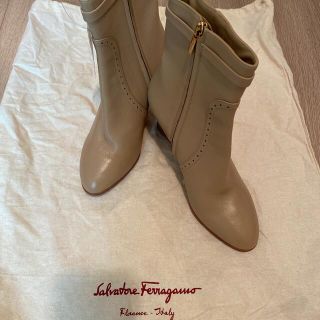 サルヴァトーレフェラガモ(Salvatore Ferragamo)のフェラガモのショートブーツ(ブーツ)