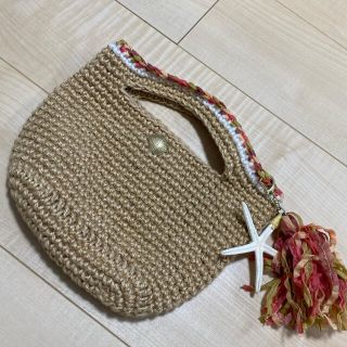 ハンドメイド　麻紐バッグ　ヒトデフリンジチャーム(バッグ)