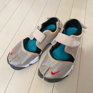 ナイキ(NIKE)の美品 NIKE ナイキ エアリフト ゴールド 25 クリーニング済(スニーカー)