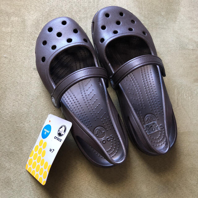 crocs(クロックス)のクロックス　サンダル　23センチ　リラックスタイプ　新品未使用 レディースの靴/シューズ(サンダル)の商品写真