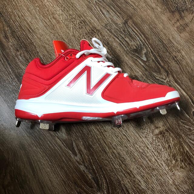 New Balance(ニューバランス)の新品！ニューバランス　野球スパイク　26センチ スポーツ/アウトドアの野球(シューズ)の商品写真