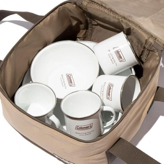 エナメル食器セット コールマン×ビューティ&ユース コラボの エナメル食器セット コールマン×ビューティ&ユース コラボの