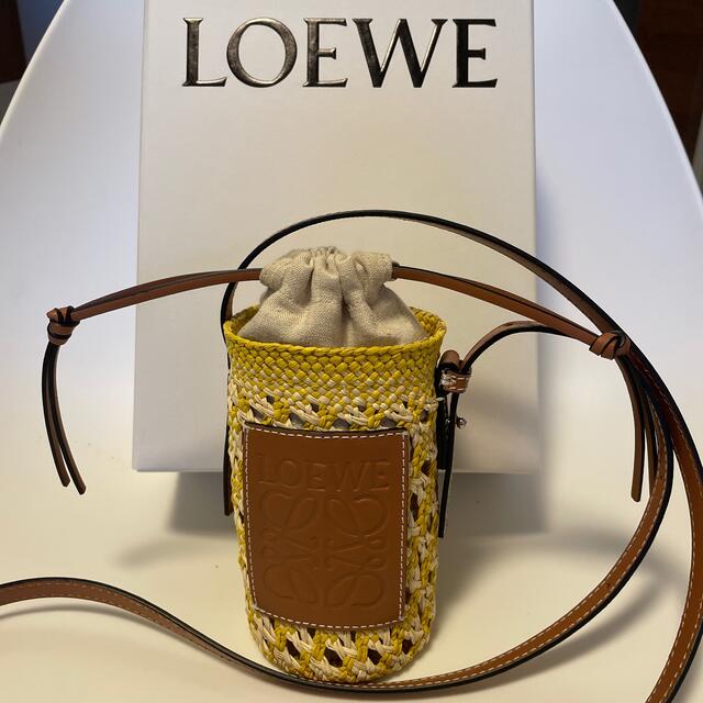 loewe シリンダー　バッグ　ポケット