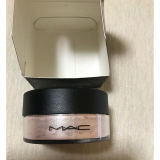 マック(MAC)のMAC イリデントパウダー　貴重(フェイスカラー)