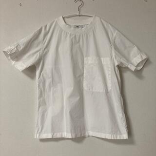 ユニクロ(UNIQLO)の白シャツ(シャツ/ブラウス(半袖/袖なし))