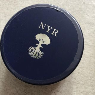 ニールズヤード(NEAL'S YARD)のニールズヤード ミネラルファンデーション　新品む(ファンデーション)