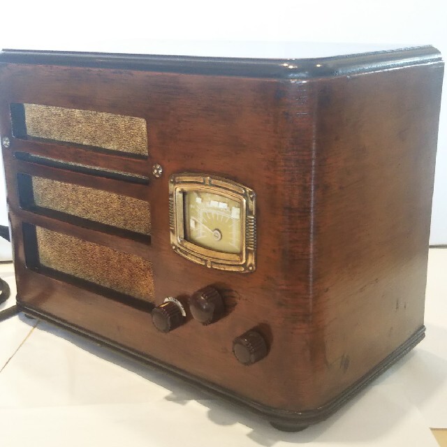 ナナオラ50型、真空管ラジオ(1937年、昭和12年式)、希少、作動品 ナナオラ50型、真空管ラジオ(1937年、昭和12年式)、希少、作動品