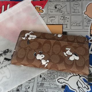 コーチ(COACH)の☆COACH×スヌーピー正規品　長財布　新品未使用☆(財布)