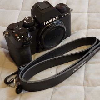 箱等有 Fujifilm X-S10ボディのみ 富士フイルムミラーレス一眼