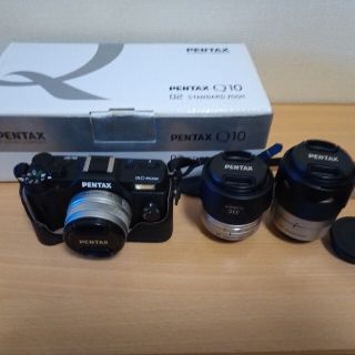 ペンタックス(PENTAX)のPENTAX Q10 専用皮ケース付き +レンズ３本セット!(ミラーレス一眼)