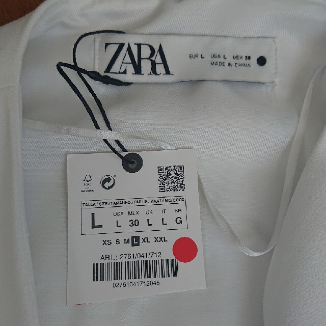 新品 ZARA スリットケープ Ｌ エクリュ 白 ジャケット ホワイト