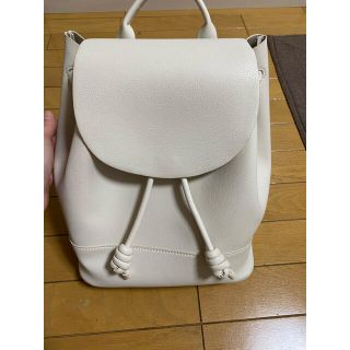 ザラ(ZARA)のZARA レザー　白　リュック(リュック/バックパック)