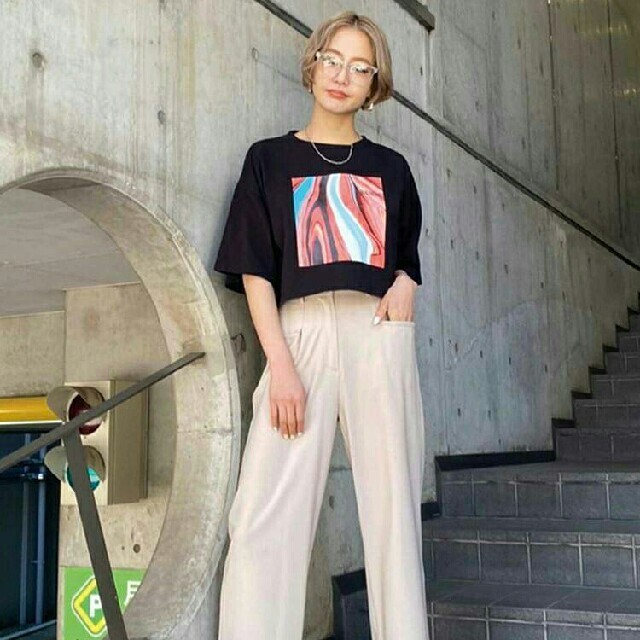 EMODA(エモダ)のEMODA ボックスグラフィックTシャツ レディースのトップス(Tシャツ(半袖/袖なし))の商品写真