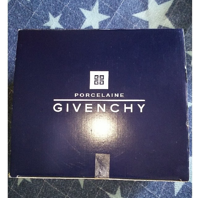 GIVENCHY(ジバンシィ)のGIVENCHY  ペアマグカップ バスケット入り インテリア/住まい/日用品のキッチン/食器(グラス/カップ)の商品写真