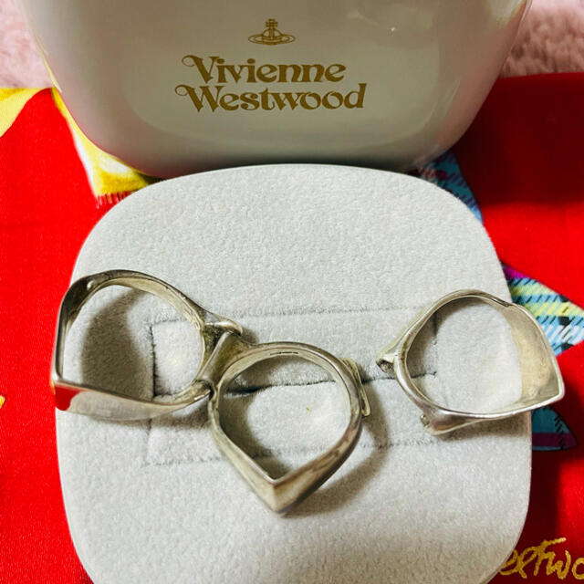 Vivienne Westwood(ヴィヴィアンウエストウッド)のviviennewestwood 旧型　ナックルダスターリング　廃盤 レディースのアクセサリー(リング(指輪))の商品写真