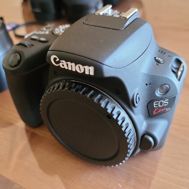 初めて【お得】Canon EOS Kiss X9 ダブルズームキットおまけあり