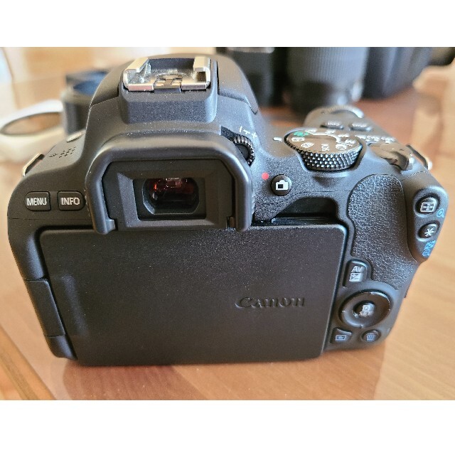 初めて【お得】Canon EOS Kiss X9 ダブルズームキットおまけあり