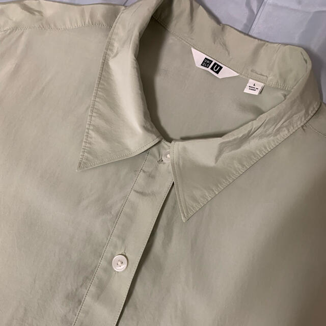 UNIQLO(ユニクロ)のシャイニーレーヨンポロチュニック（半袖）　50 LIGHT GREEN  レディースのトップス(シャツ/ブラウス(半袖/袖なし))の商品写真