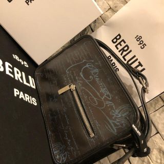 ベルルッティ メッセンジャーバッグ(メンズ)の通販 12点 | Berlutiの