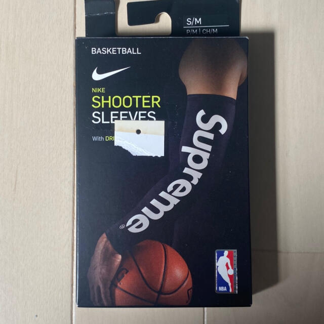 シュプリーム nike shooter sleeves