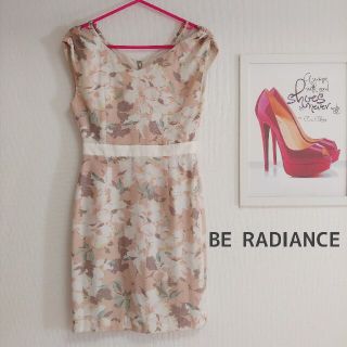 ビーラディエンス(BE RADIANCE)のBE RADIANCE ビーラディエンス フラワープリントワンピース スナイデル(ひざ丈ワンピース)