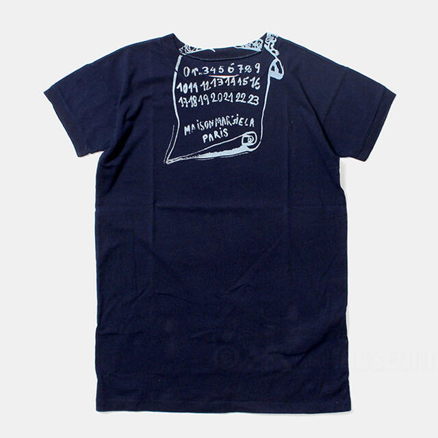 Maison Martin Margiela(マルタンマルジェラ)のMAISON MARGIELA メゾンマルジェラ スクロール　ロゴ　Tシャツ メンズのトップス(Tシャツ/カットソー(半袖/袖なし))の商品写真