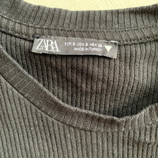 EMODA(エモダ)のZARA肩フリルリブトップス レディースのトップス(カットソー(半袖/袖なし))の商品写真