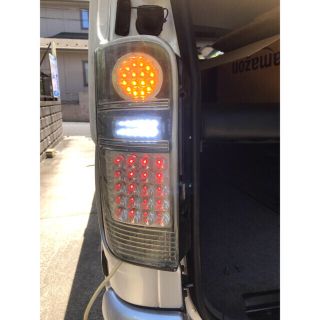 ハイエース 100系 LED テールランプの通販 by HELLO|ラクマ