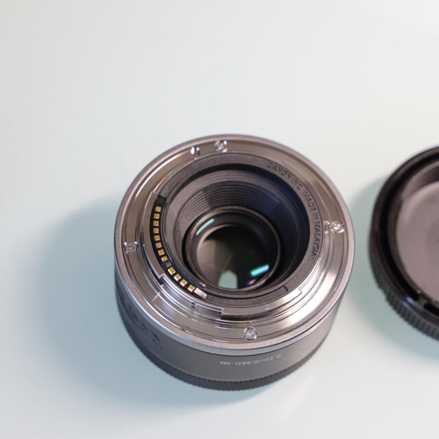 Canon(キヤノン)のRF50mm F1.8 stm スマホ/家電/カメラのカメラ(レンズ(単焦点))の商品写真