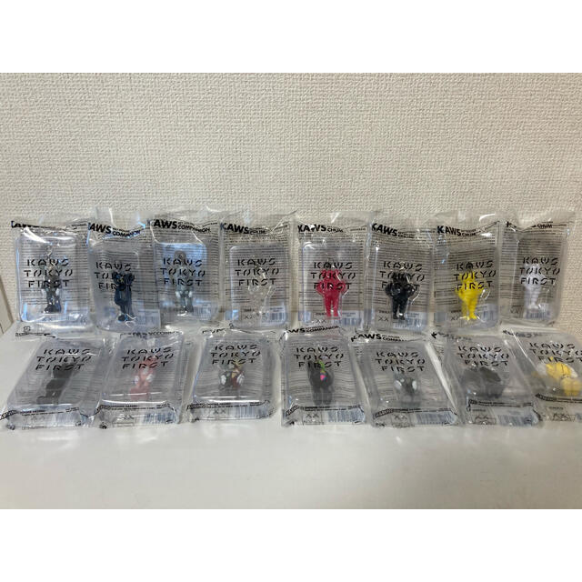 KAWS TOKYO FIRST 公式 グッズ キーホルダー 全15種類の通販 by KAWS TOKYO FIRST 公式 グッズ キーホルダー 全15種類の通販 by