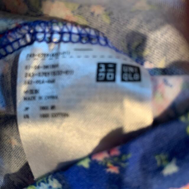 UNIQLO(ユニクロ)のユニクロ　Tシャツ　ブルー柄　 レディースのトップス(Tシャツ(半袖/袖なし))の商品写真