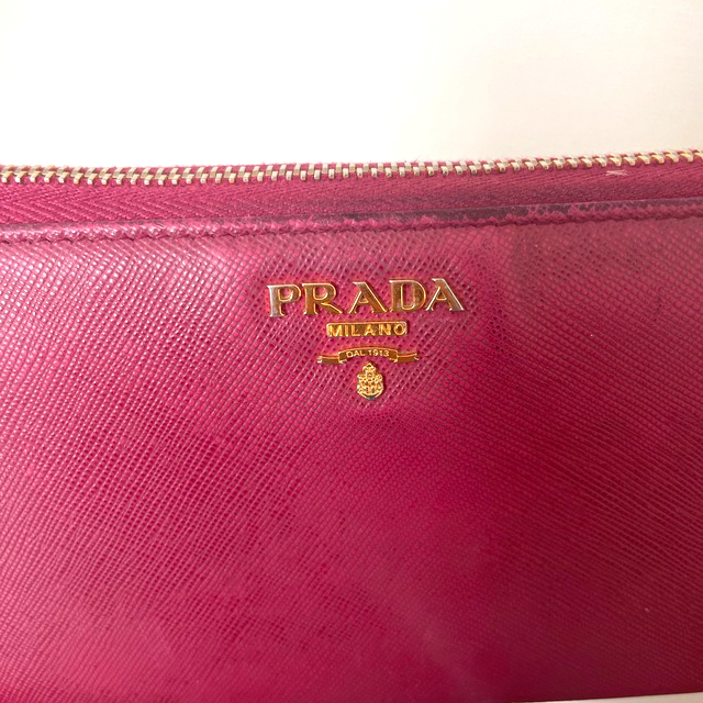 PRADA(プラダ)のPRADAサフィアーノレザーオールラウンドジップ長財布イビスコピンク レディースのファッション小物(財布)の商品写真