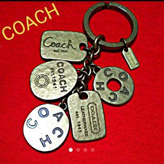 コーチ(COACH)のCOACH メタルゴールド 5チャーム キーホルダー【クリアランスSALE！】(キーホルダー)