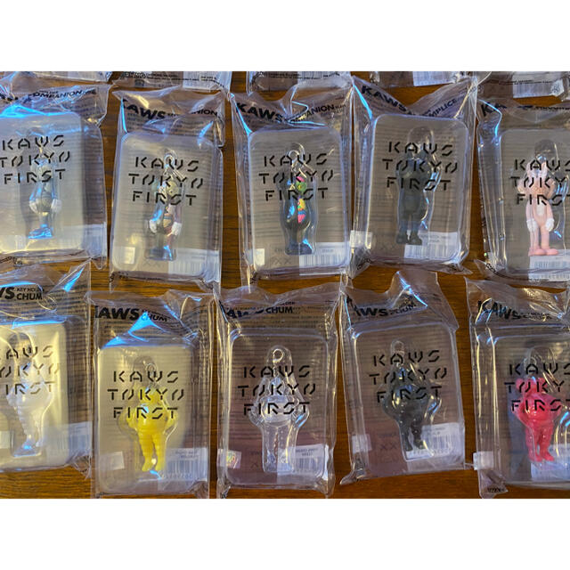新品未使用】KAWS TOKYO FIRSTキーホルダー 15点セット www.kejati ...