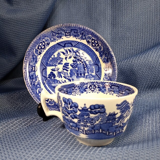 WEDGWOOD(ウェッジウッド)のAlfred Meakin×Woods ミーキンブルーウィロー カップ&ソーサー エンタメ/ホビーの美術品/アンティーク(陶芸)の商品写真