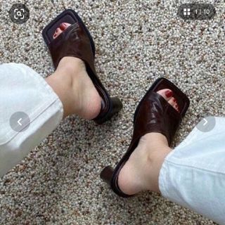 トゥデイフル(TODAYFUL)のchuclla Wide square mule-sandal (サンダル)