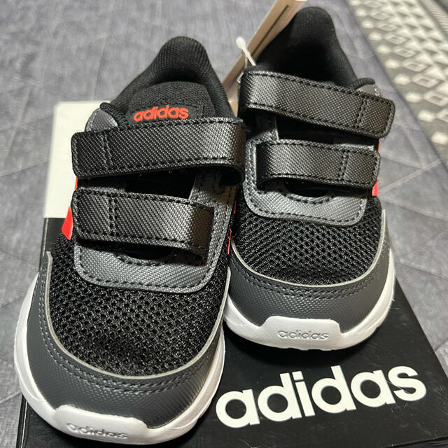 adidas(アディダス)のadidas kidsスニーカー キッズ/ベビー/マタニティのベビー靴/シューズ(~14cm)(スニーカー)の商品写真