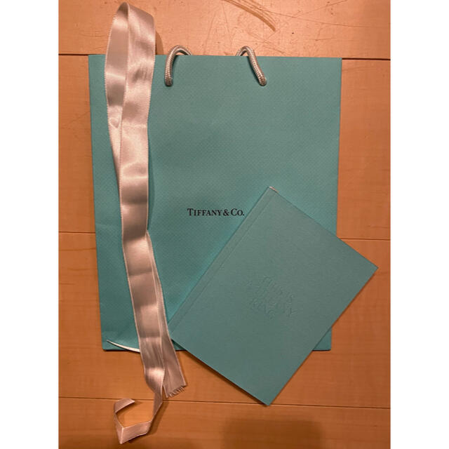 Tiffany & Co.(ティファニー)の【正規品】ティファニー 婚姻届 エンタメ/ホビーの雑誌(結婚/出産/子育て)の商品写真