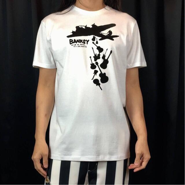 【BANKSY】新品 バンクシー 戦闘機 ギター ボム グラフィティ Tシャツ