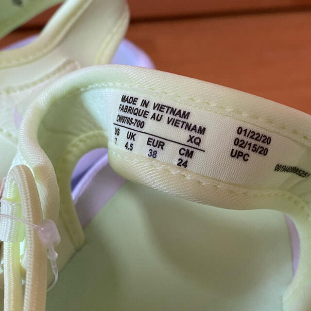 NIKE - 海外限定色 NIKE ナイキ エアマックスココ ベアリーボルト 24cmの通販 by ころじー's shop|ナイキならラクマ NIKE - 海外限定色 NIKE ナイキ エアマックスココ ベアリーボルト 24cmの通販 by ころじー's shop|ナイキならラクマ
