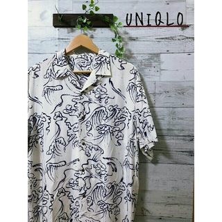 ユニクロ(UNIQLO)の【美品】UNIQLO  波柄  オープンカラーシャツ  総柄(シャツ)