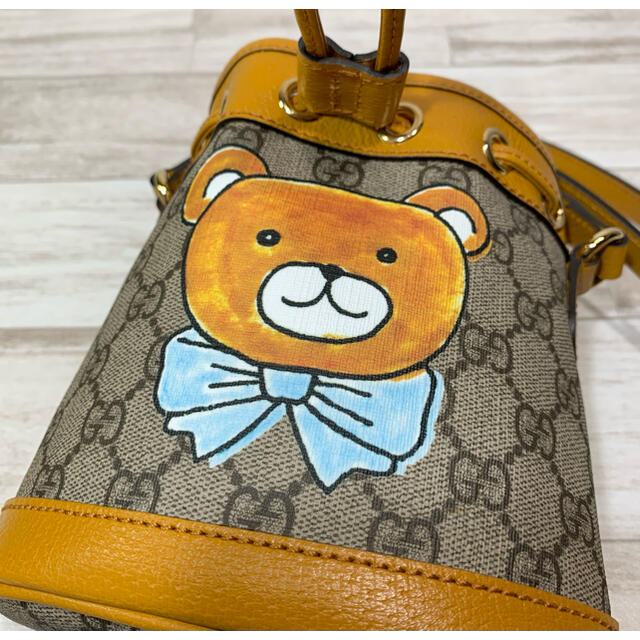 Gucci(グッチ)の限定コラボ/定価以下価格☆グッチ×KAI GGテディベアミニバケットバッグ レディースのバッグ(ショルダーバッグ)の商品写真