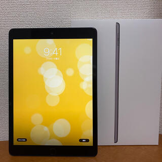 アップル(Apple)の第7世代 iPad 32G WiFiモデル スペースグレイ(タブレット)