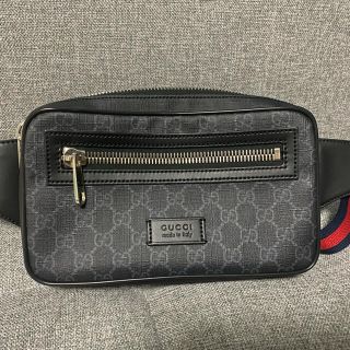 グッチ(Gucci)のGUCCI グッチ　ボディバック　黒　GGスプリーム(ボディーバッグ)