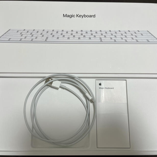 Apple(アップル)の【ノアエル様専用】　Apple Magic Keyboard. カバー付き スマホ/家電/カメラのPC/タブレット(PC周辺機器)の商品写真