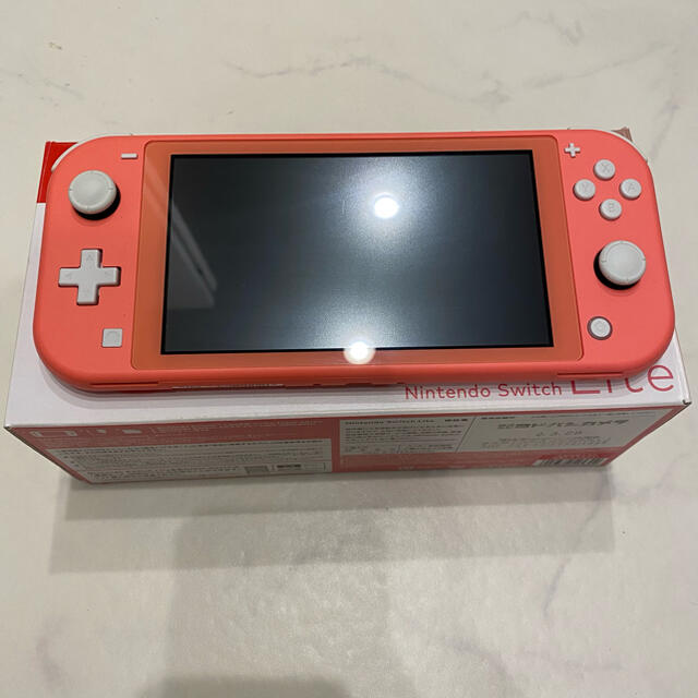 Nintendo Switch Lite コーラル