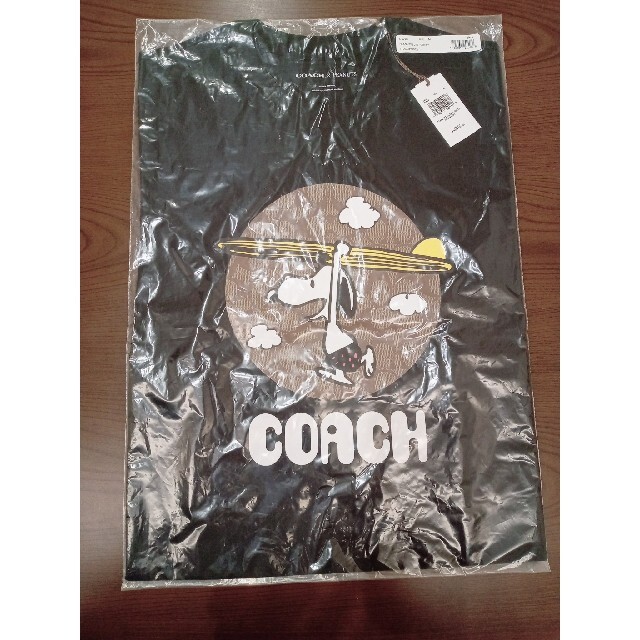 COACH(コーチ)のCOACH×PEANUTS  スヌーピー シグネチャー Tシャツ　ブラック　Ｍ メンズのトップス(Tシャツ/カットソー(半袖/袖なし))の商品写真