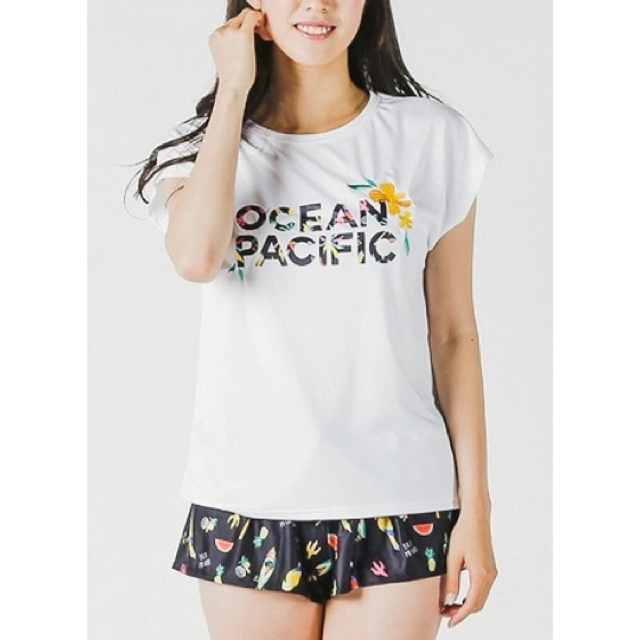 新品✨タグ付き♪定価10,780円 水着 4点セット????大特価‼️