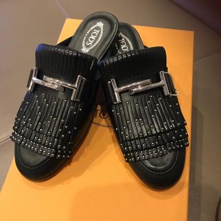 トッズ(TOD'S)のトッズ　靴　34(ローファー/革靴)